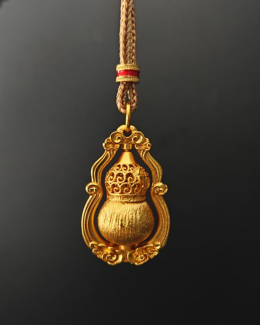Spinning Gourd Pendant
